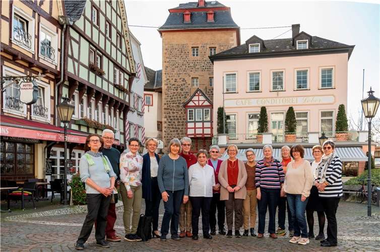 Rund die Hälfte der Weltladen-Mitarbeiter arbeiten seit Eröffnung des Weltladen Linz vor zehn Jahren nach wie vor mit Freude für den Verkauf von fair gehandelten Produkten.  Foto: Werner Lamberz Creativ-picture Linz