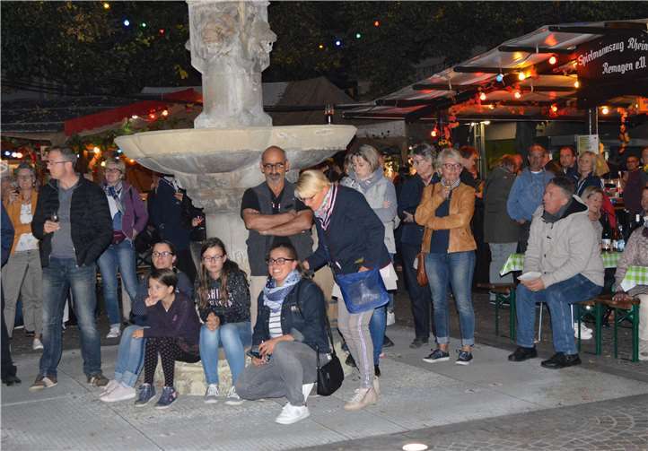 Rund um den Marktplatz herrschte munteres Treiben.