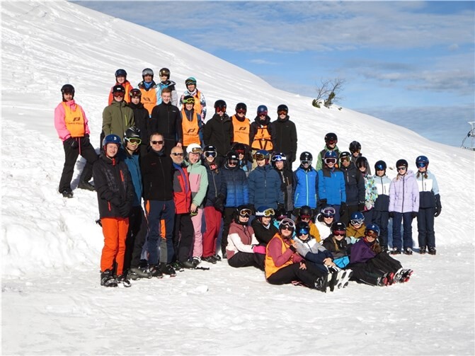 Rund vierzig Ski-Neulinge reisten nach Kössen.  Foto: Marc Steuer