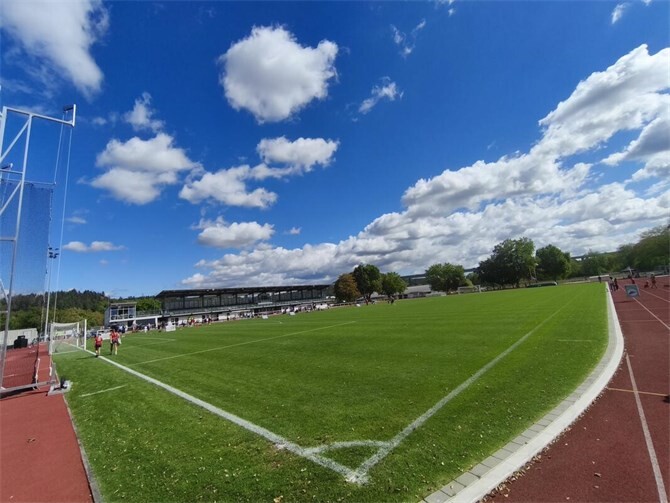 Rund zehn Millionen Euro wurden in den Wiederaufbau des Apollinarisstadions investiert.