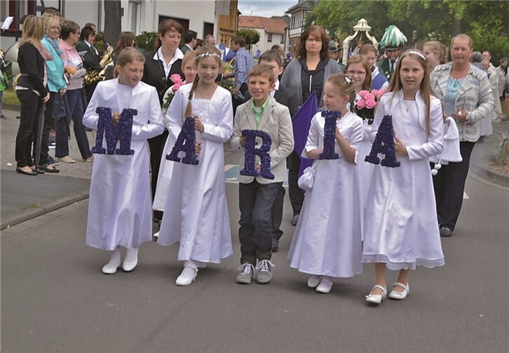 Rundd 1.000 Gläubige feierten die Messe zu Ehren der Rosa Mystica. Weigert