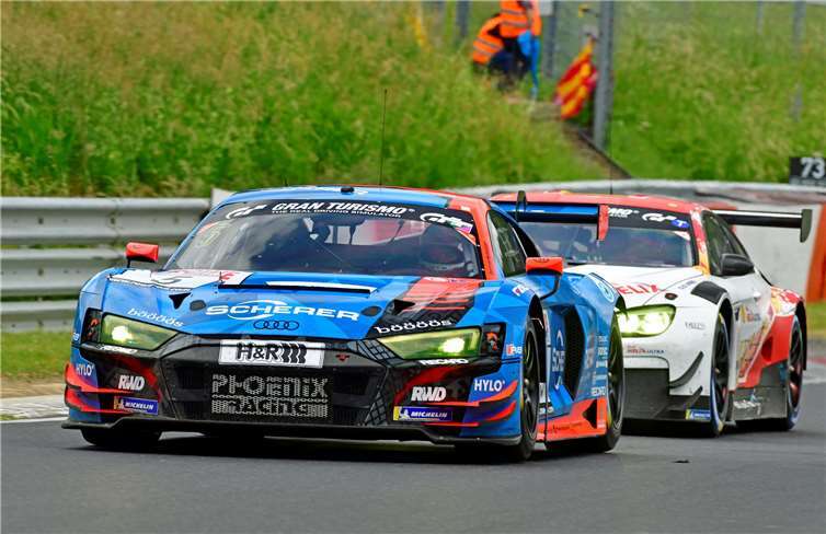 Rundenlang lieferte sich die Piloten des Phoenix-Audi und des BMW M6 GT3 einen packenden Positionskampf um den Sieg.