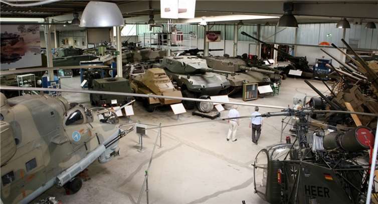 Rundgang durch die Wehrtechnische Studiensammlung Koblenz.  Foto: Bundeswehr/Dirk Bannert