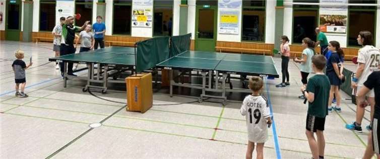 Rundlaufen beim Jugendtraining des TTC GW Fritzdorf.Foto: privat