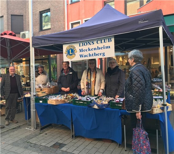 Rundum zufrieden waren die Lions mit dem Erlös aus dem Benefiz-Herbstmarkt.Fotos: privat