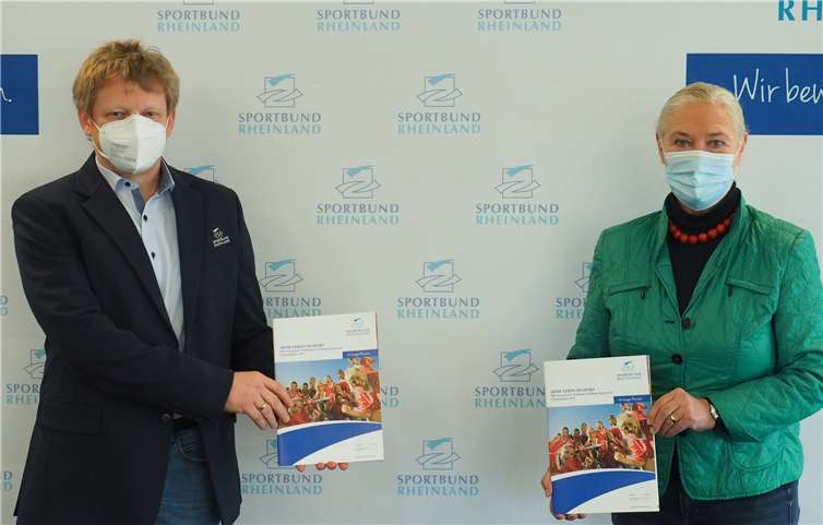 SBR-Jahrespressekonferenz unter Corona-Bedingungen: Präsidentin Monika Sauer und Geschäftsführer Martin Weinitschke präsentieren das Jahresprogramm. Foto: SBR