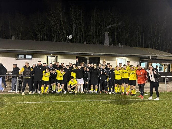 SG Vinxbachtal mannschaft freut sich über Sieg