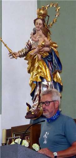 SMB-Brudermeister Rolf Keuser konnte in Boos eine große Pilgerschar zur diesjährigen Kapellenwanderung begrüßen.