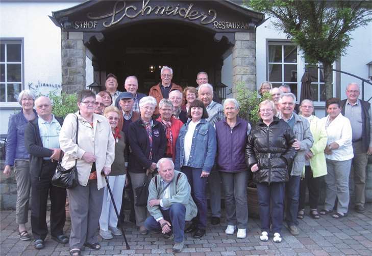 SPD AG 60 plus vor dem Landgasthof Schneider in Schmallenberg. privat