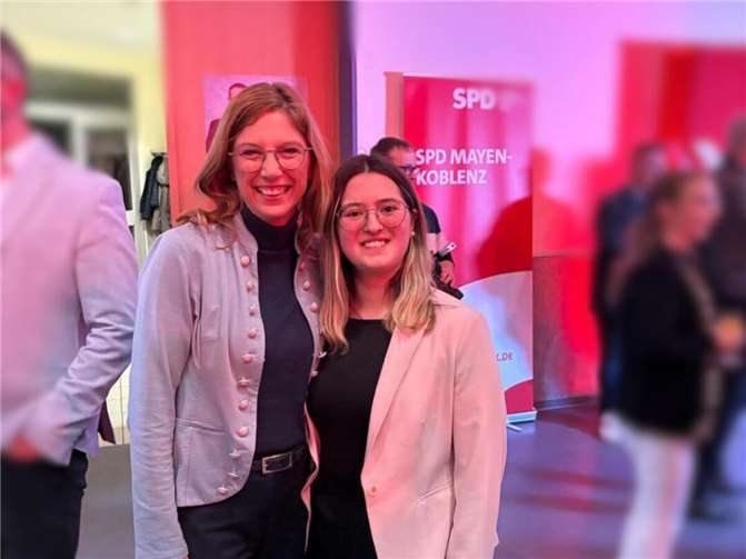 SPD-Landeschefin Sabine Bätzing-Lichtenthäler (li.) und Pauline Montada, Vorsitzende der SPD Vordereifel, freuten sich über den schönen Abend.