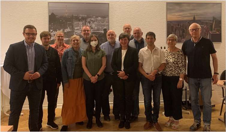 SPD-Ortsvereins Vallendar (von links nach rechts): Dominik Pretz, Julian Muth, Anke Baldus, Iris Kleinheisterkamp, Wolfgang Heitmann, Annalena Hard, Dieter Klöckner, Natalja Kreuter, Mark Mosen, Peter Wahlers, Carsten Möllmeier, Wilma und Lotar Jansen (und Gabriele Rau, Robert Steinebach, Dieter Necker, Uni von Hammé).  Fotos: SPD Vallendar