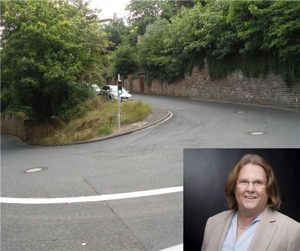 SPD Ortsvereinsvorsitzende und Ratsmitglied Marion Mühlbauer hatte, nachdem einige Bürger sie um die Gründe der Auswechselung der provisorischen Ampelanlage gebeten hatten, eine Anfrage hinsichtlich der provisorischen Ampelanlage Brentanostraße und der Hangsicherung an die Stadtverwaltung gestellt.Foto: privat