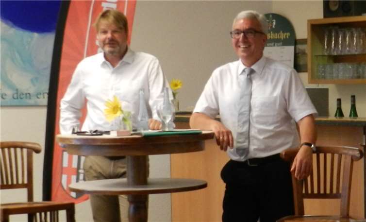 SPD-Ortsvereinsvorsitzender Christoph Kretschmer und Innenminister Roger Lewentz (v.l.n.r.) bei „60 Min“. Foto: privat