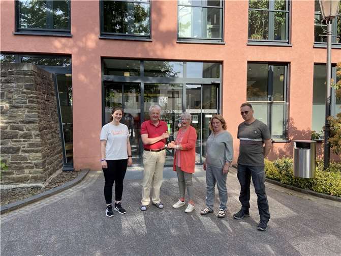 SPD-Stadtratsfraktion begrüßt Wilma Schneider zurück im Team: v.l. Annalena Di Carlo, Werner Kasel, Wilma Schneider, Ursula Koll und Sportausschussmitglied Thomas Groine. Foto: SPD Bad Neuenahr-Ahrweiler/Werner Kasel