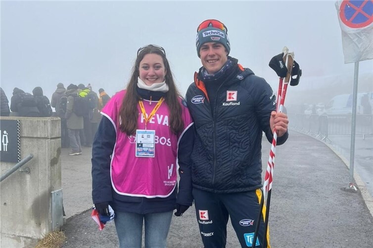 SRC Biathletin Anna Fachinger als Volunteer beim Skilanglauf Weltcup Oslo Holmenkollen