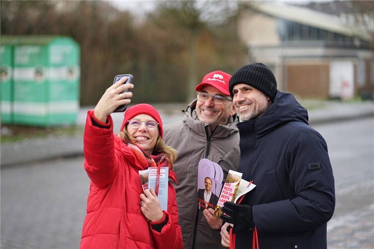 Sabine Bätzing-Lichtenthäler, SPD-Stadtverbandsvorsitzender Andernach Udo Dames, Clemens Hoch, MdL. Foto: Wahlkreisbüro (Benjamin Kastner)