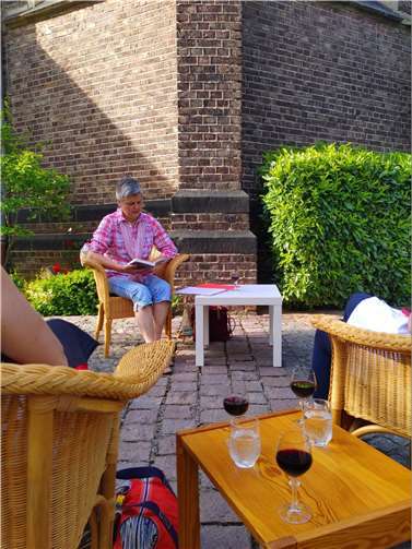 Sabine Gilles liest in Kripp aus ihrem Erstlingswerk. Foto: privat