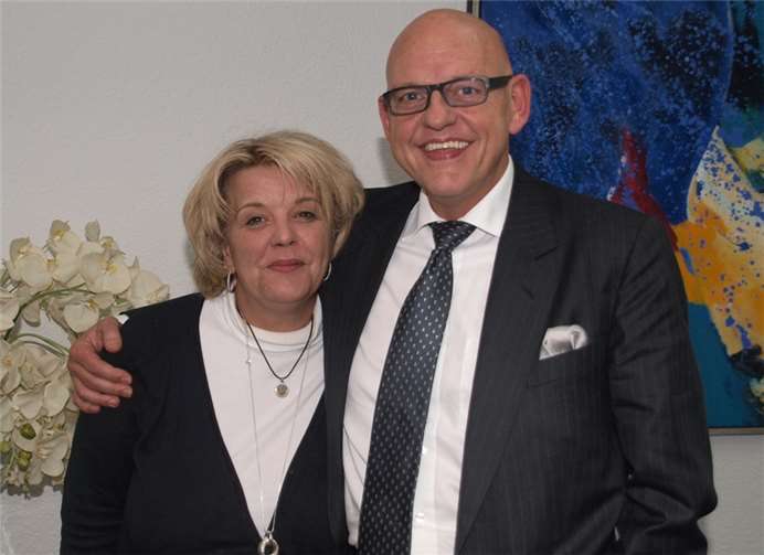 Sabine Ludwig und Franz Obst pflegen eine großartige Nachbarschaft und ließen einen „letzten Wunsch“ wahrwerden - eine schöne Bescherung.