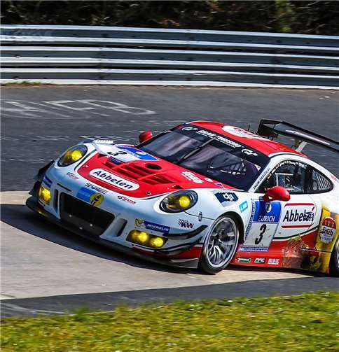 Sie war die einzigartige Königin vom Ring Sabine mit ihrem Porsche auf der Nordschleife - so wie die Fans sie kannten, mit vollem Einsatz. Foto: Roland Schäfges - www.myfoto24.eu