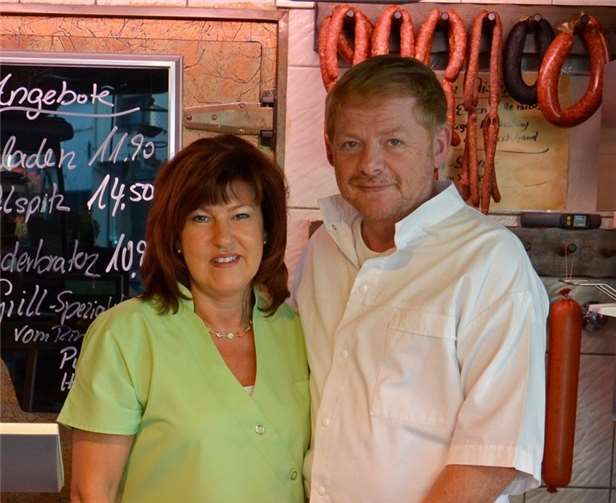 Sabine und Werner Bretz in ihrem Fleischerfachgeschäft in der Taurengasse Ecke Konrad-Adenauer-Platz.Foto: privat