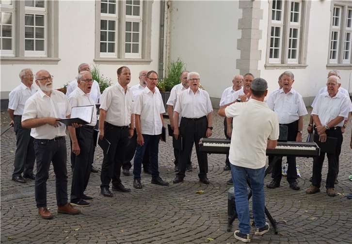 Sänger in Aktion. Quellen: MGV 1882 St. Sebastian e.V.