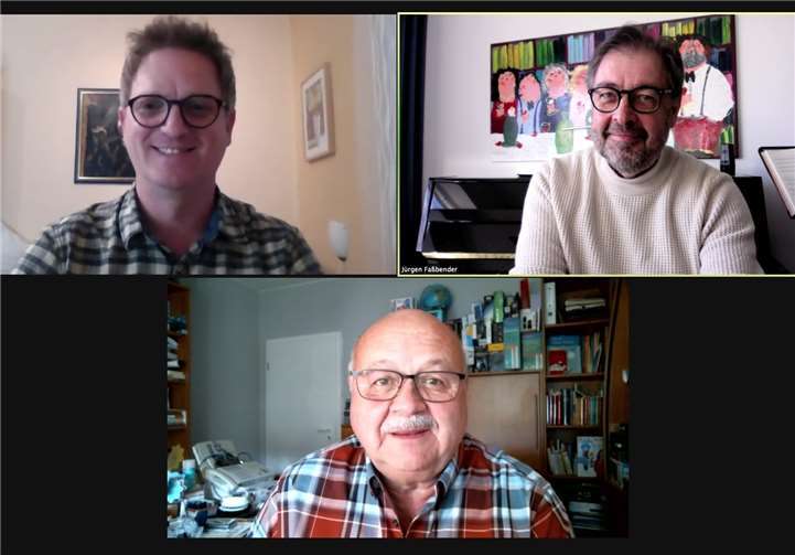 Sänger und Pressereferent Erwin Orth wirft in einem wechselseitigen Gespräch mit Chorleiter Jürgen Faßbender und dem ersten Geschäftsführer des Männerchores Plaidt, Carsten Müller, den Blick nach vorn und spricht über die Zukunft des Männergesangs in Plaidt.Foto: MGV Plaidt