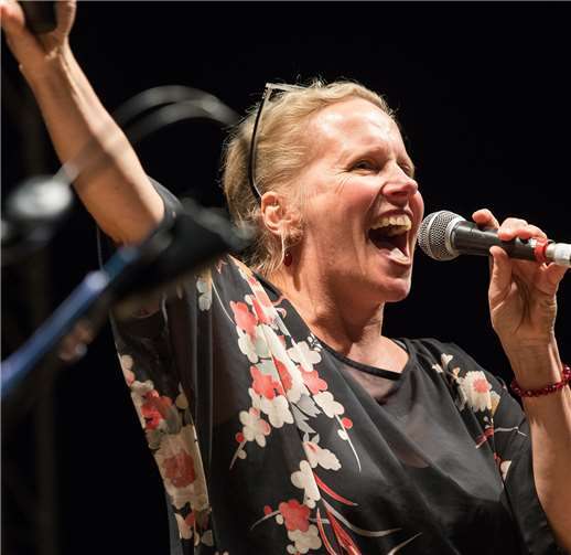 Sängerin Gika Bäumer unterstützt „das Rudel“.