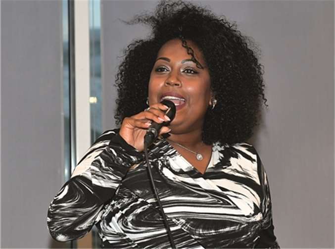 Sängerin Menna Mulugeta unterhielt die Festgäste mit ihrer faszinierenden Stimme.