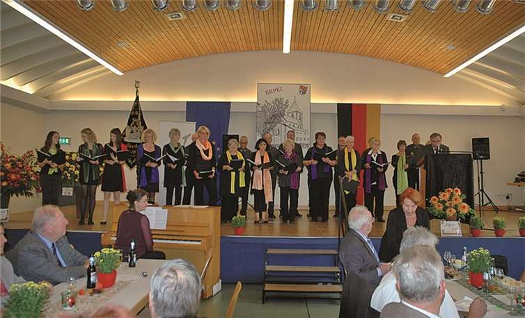 Sängerinnen und Sänger von „Cäcilia-Eintracht“ 1844 Erpel e.V.STUHA