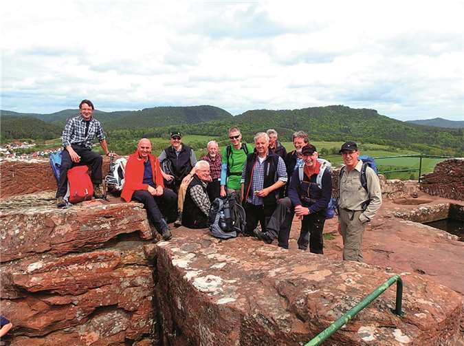 Sagenweg - die Watzmänner auf der Burg Drachenfels. privat