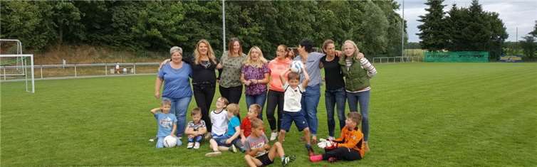 Saisonabschluss im Kalksandstein-Stadion der Bambinis und F-Junioren.privat