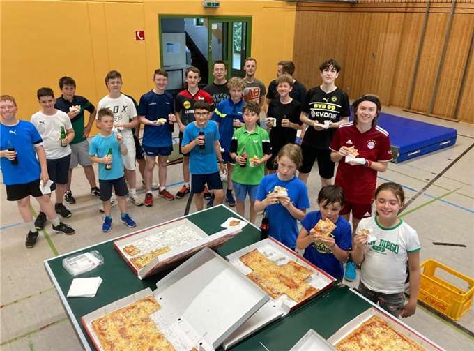 Saisonausklang der Jugend beim TTC Fritzdorf.  Foto: privat