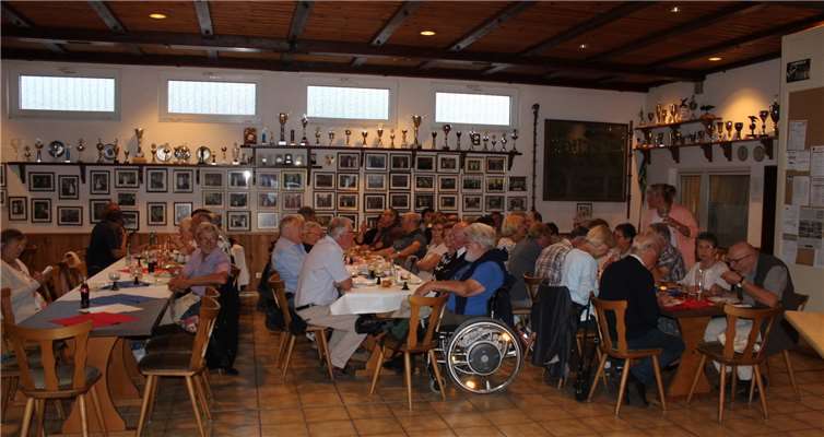 Samstags traf man sich zum gemütlichen Grillfest bei den Schützen. Stadt Bendorf am Rhein