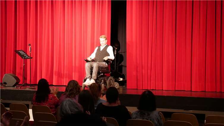 Samuel Koch auf der Bühne in Montabaur.Fotos: GBA