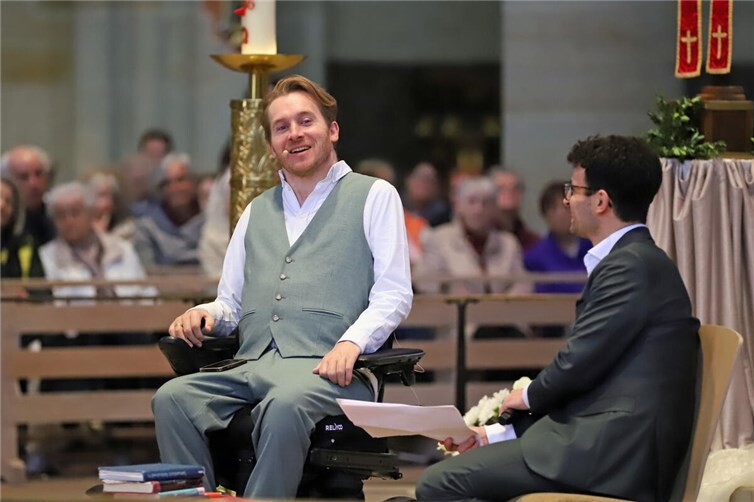 Samuel Koch im Dialog mit Christopher Hoffmann..