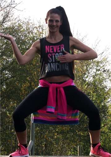 Sandra Kirchartz-Seif bietet ab 15. April beim SSV Heimerzheim Zumba für Teens und Erwachsene an. Foto: privat