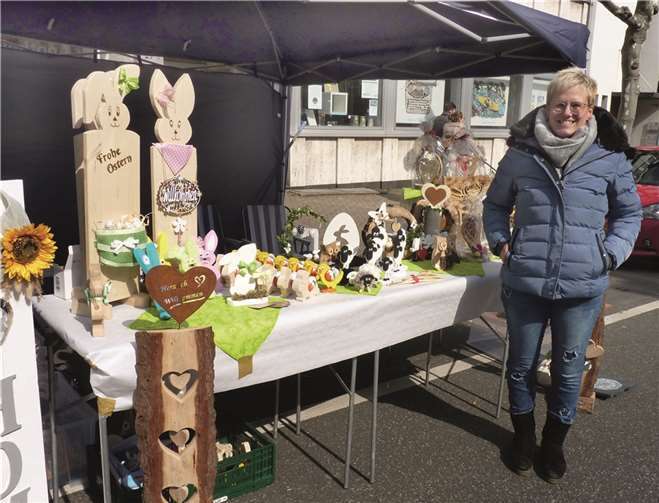 Sandra Seier aus Laubach mit ihrer „Holzhexerei‘‘.