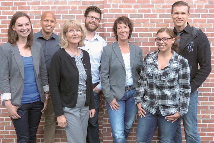 Sandra Udert (3. von rechts) und ihr Team „Zweite Schwelle plus“. privat