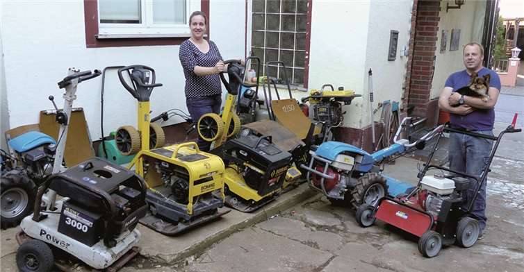 Sandra und Sven Götsch verleihen auch kleinere Geräte für Haus und Hof.WM