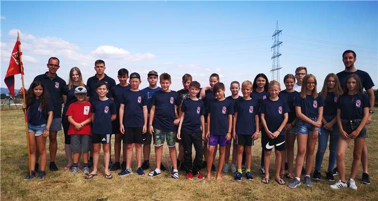 Sankt Johann stellte als kleinster vertretener Ort mit zwanzig Mädchen und Jungen die größte Gruppe . Fotos: privat