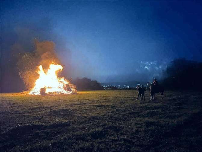 Sankt Martin am Feuer. Fotos: privat