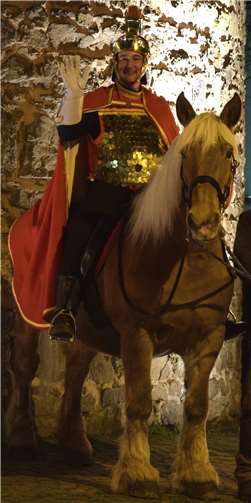 Sankt Martin reitet durch die Rheinbacher Innenstadt.Foto: privat