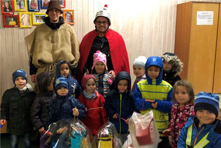 Sankt Martin und der arme Mann waren in die KiTa gekommen.Foto: privat