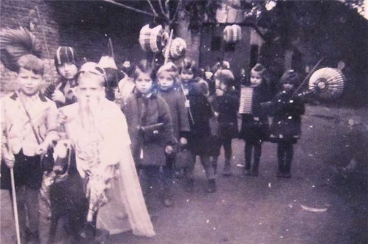 Sankt Martinszug 1947. Foto: Kethe Kerner