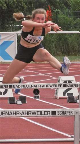 Sarah Gilles immer besser und damit immer schneller über die Hürden.privat