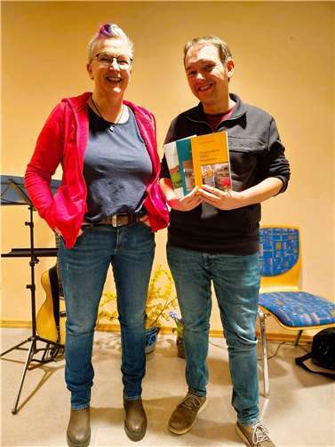 Sarah Pfeil und Autor Thorsten Ferdinand.