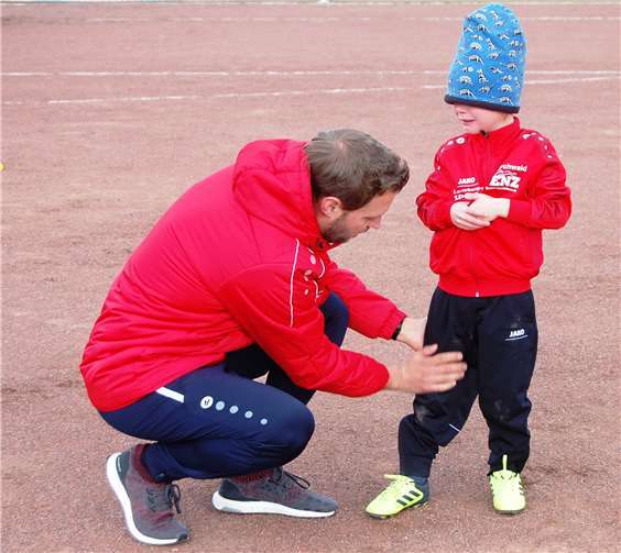 Sascha Knoff: Trainer, Arzt und Trostspender in Personalunion, vor allem, wenn die Tränchen fließen.