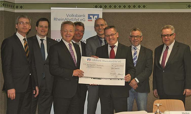 Sascha Monschauer, Markus Müller, Elmar Schmitz, Walter Hoffmann, Armin Seiwert, Rudolf Mies, Ernst Angsten, Dr. Manfred Kürsch (v.l.).privat