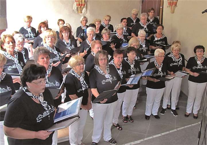Sayner Frauchenchor begeisterte beim Konzert.