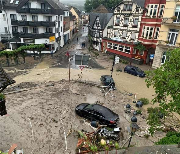 Ruf nach Mainz und Berlin:„Wir brauchen eine Perspektive für das Ahrtal!“ Schäden in Altenahr.Foto: Henning Glitz